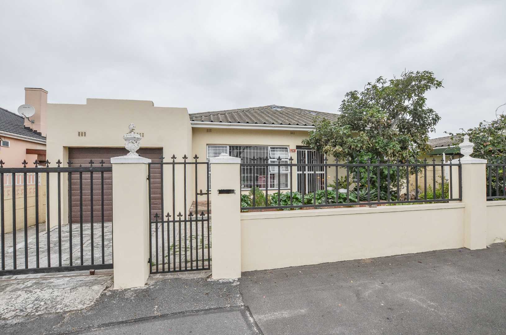 4 Bedroom Property for Sale in Townsend Estate Western Cape